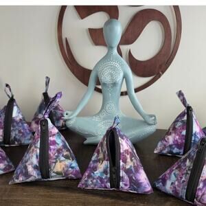 Sacred Geometry / Pyramid pouch / Triangle Crystal Keeper